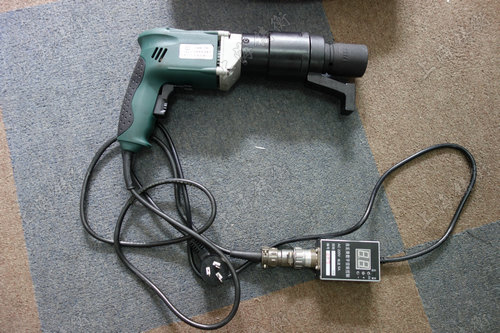 電動扭矩扳手