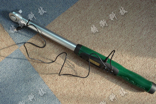 連接電腦的扭力數顯扳手