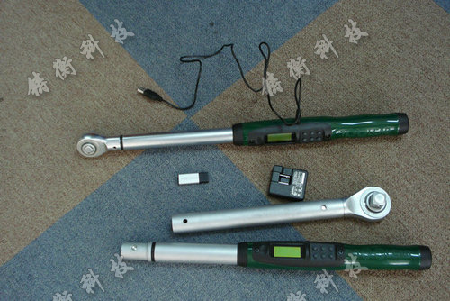 連接電腦的扭力數顯扳手