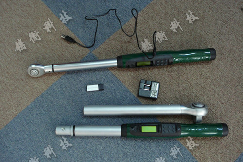 可連電腦數(shù)顯扭矩力扳手