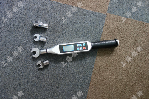 ���@Ť������