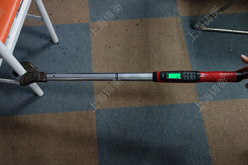 ���@Ť������