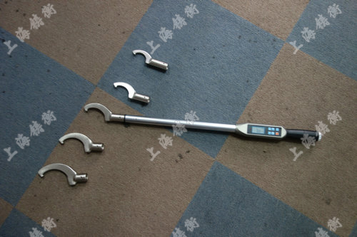 ���@Ť������